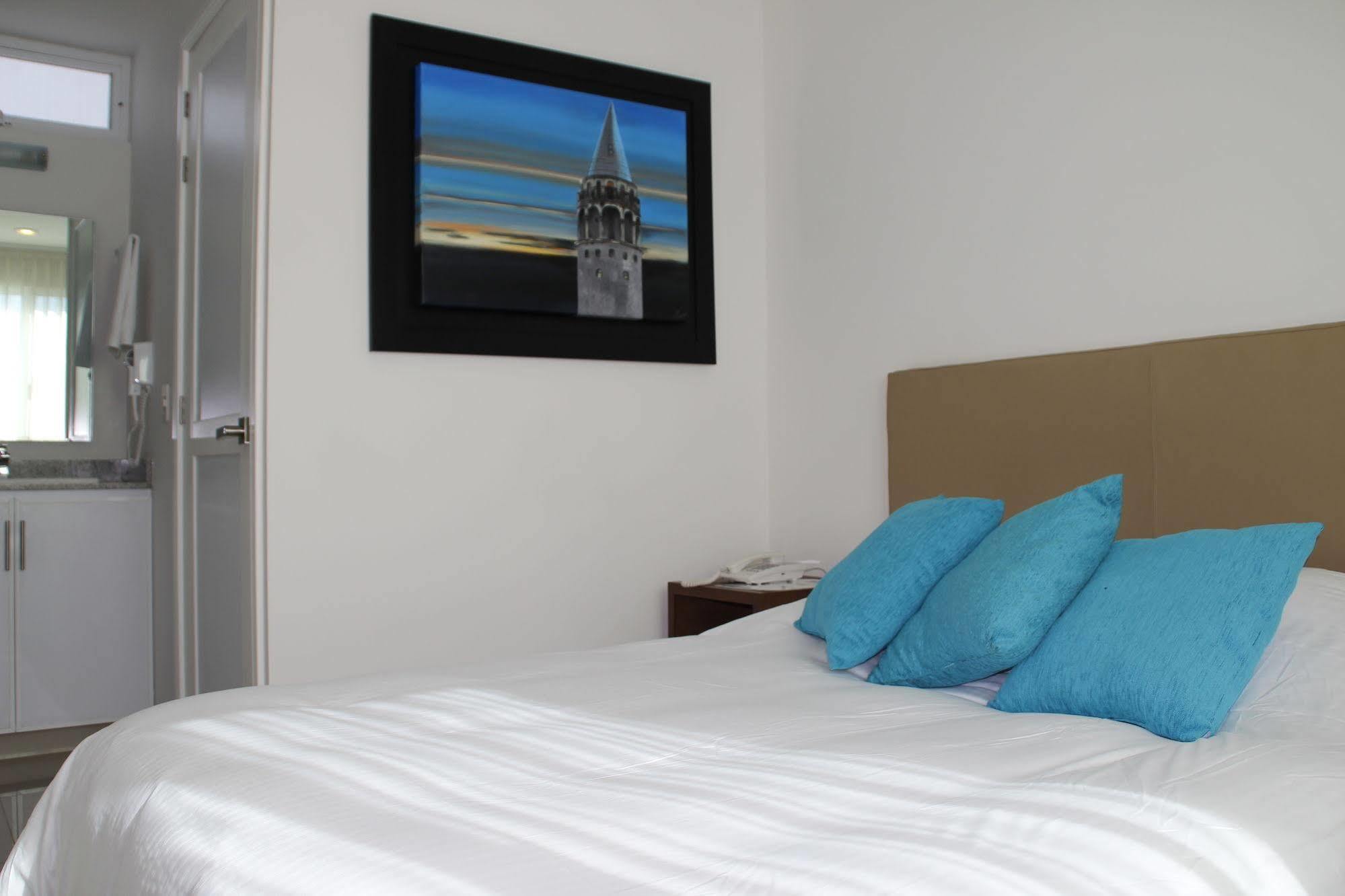 Suites Chapultepec Guadalajara Eksteriør billede