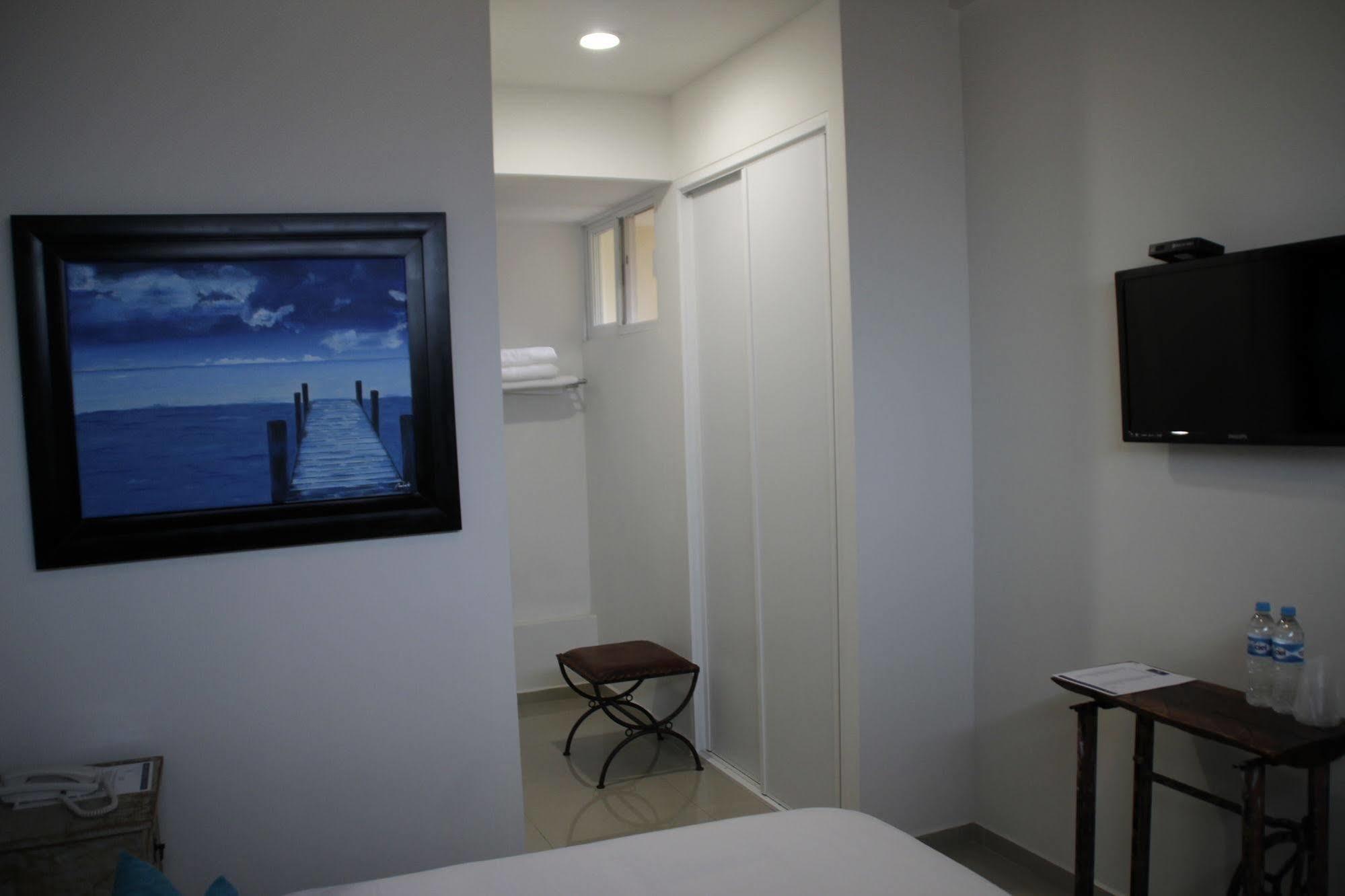 Suites Chapultepec Guadalajara Eksteriør billede