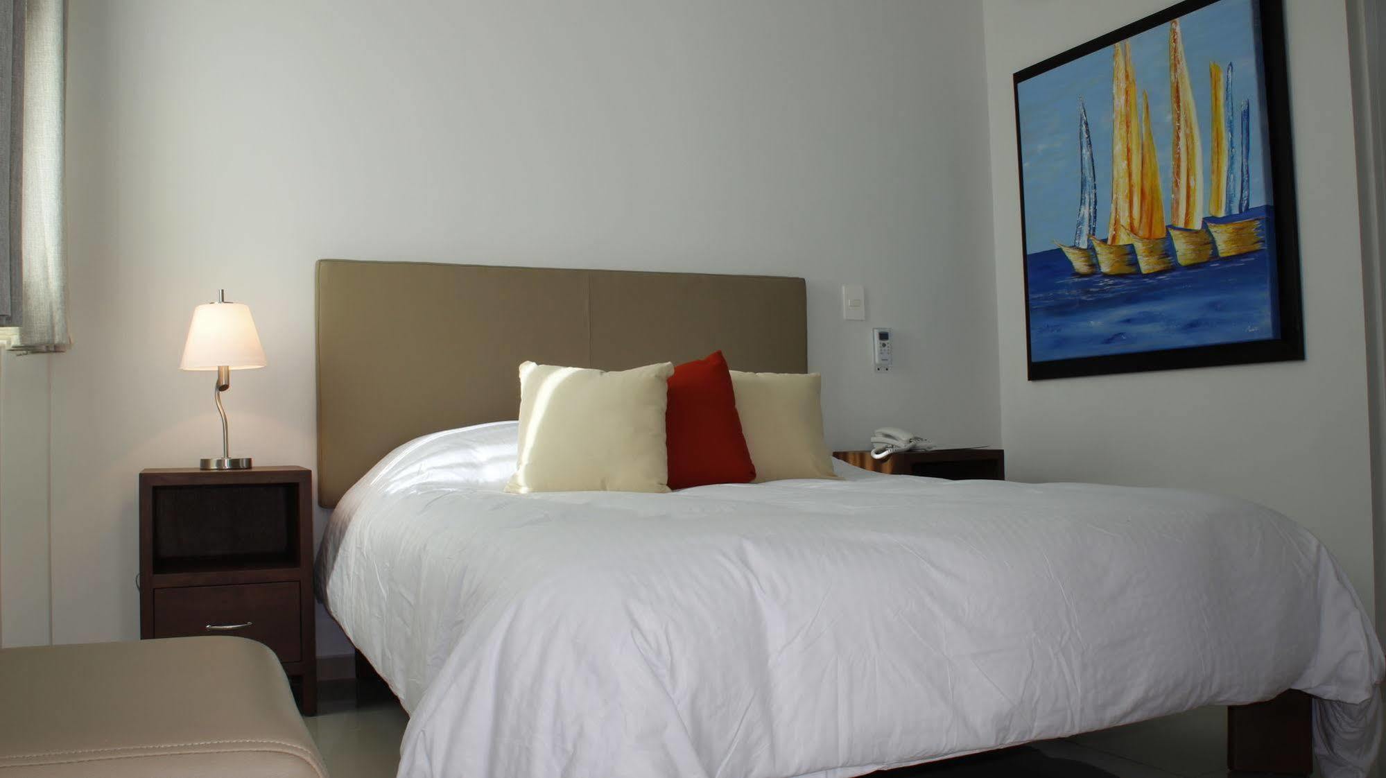 Suites Chapultepec Guadalajara Eksteriør billede
